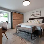 Haus Kulala - Stilvolle Zwischen Bergen & Afrikanischem Flair Appartement