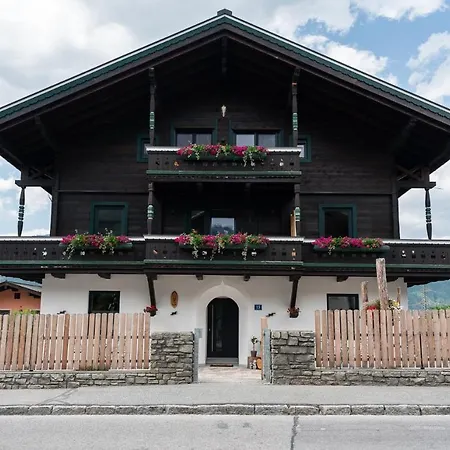 Haus Kulala - Stilvolle Zwischen Bergen & Afrikanischem Flair * Kaprun