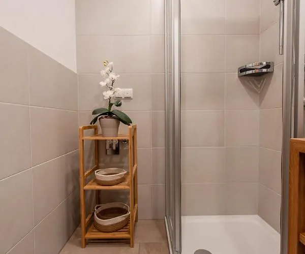 Апартаменты Haus Kulala - Zentrale In Капрун