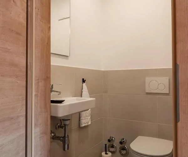 Haus Kulala - Zentrale In Апартаменты Капрун