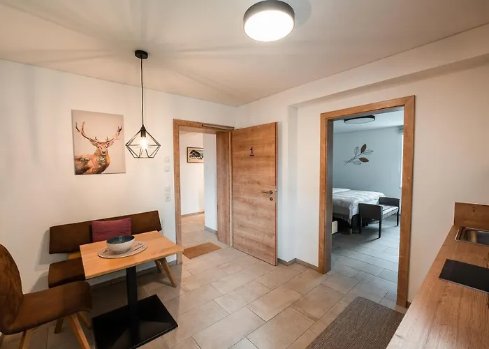 Апартаменты Haus Kulala - Zentrale In Капрун